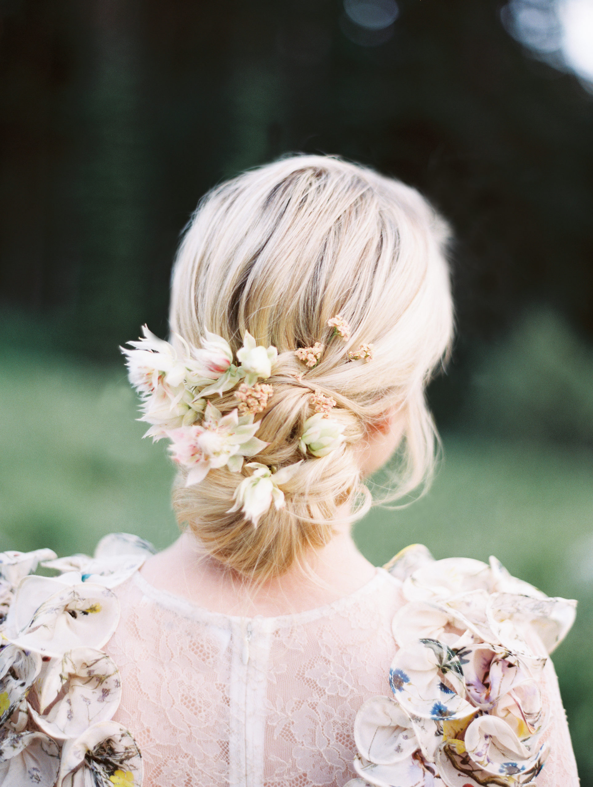 bridal hairstyle curls